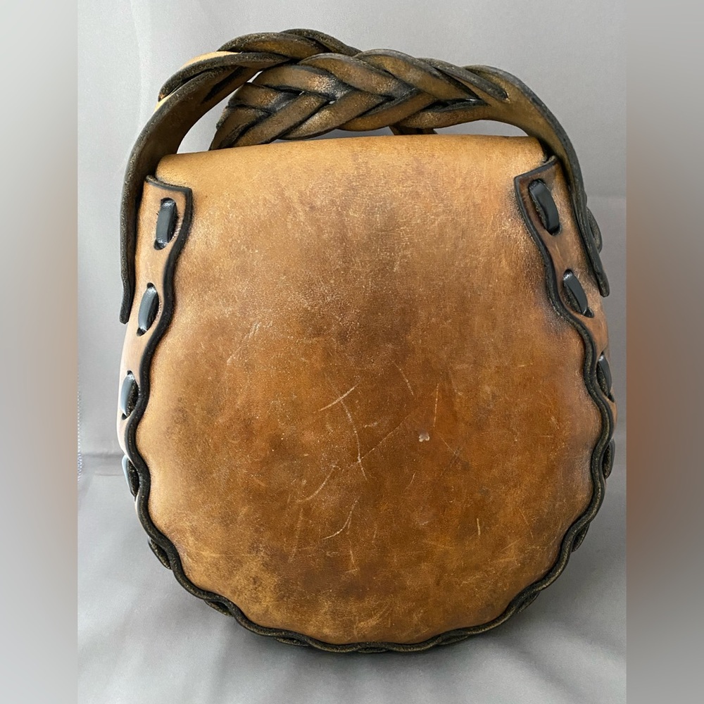 Vintage Handmade 1970’s leather crossbody bag braided strap tooled Celtic knot - Picture 7 of 16